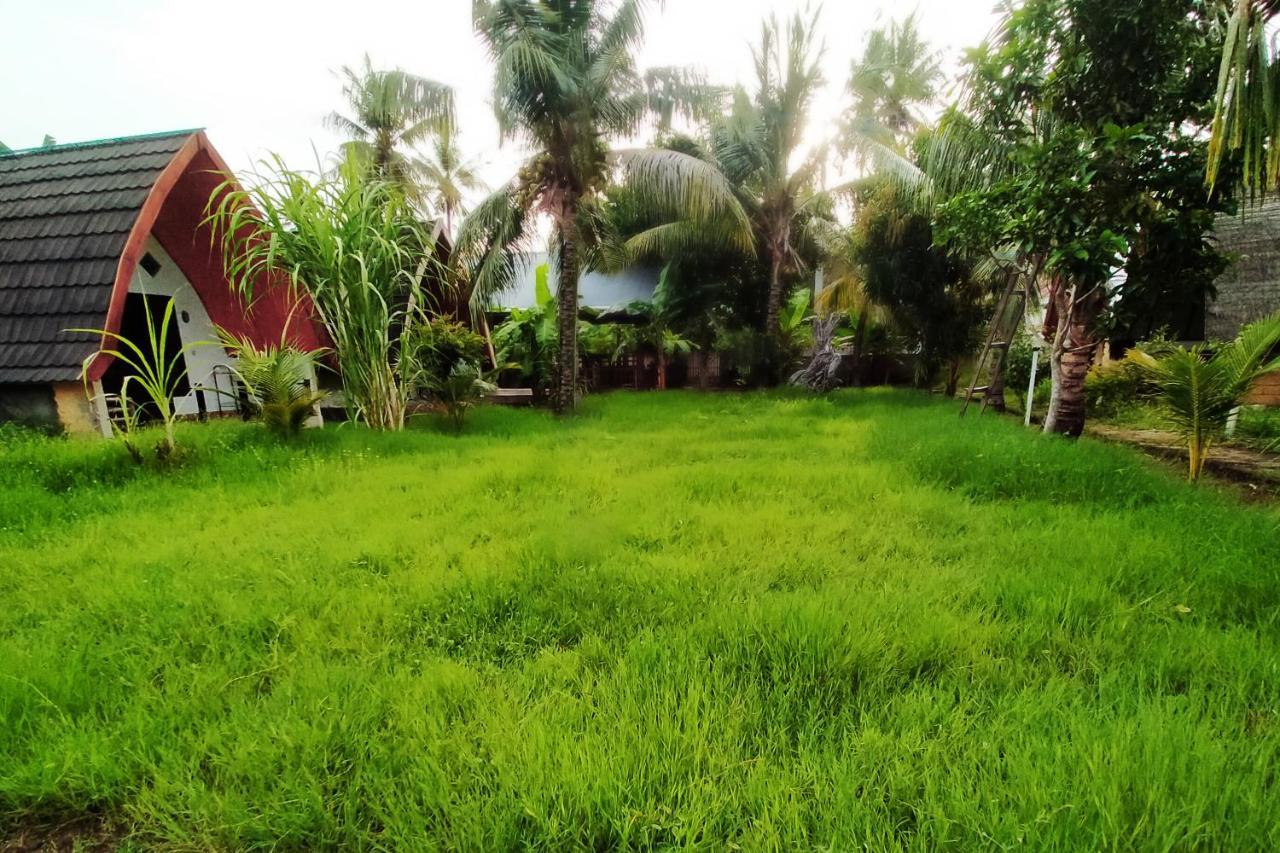 Coconut Gili Meno Hotel Exterior photo